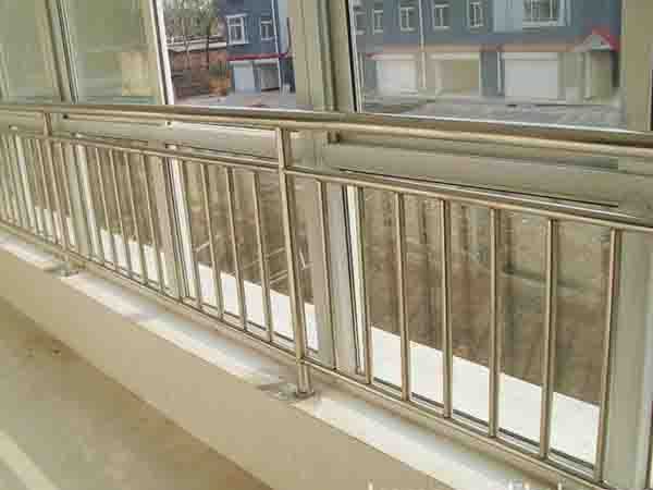 不锈钢阳台护栏