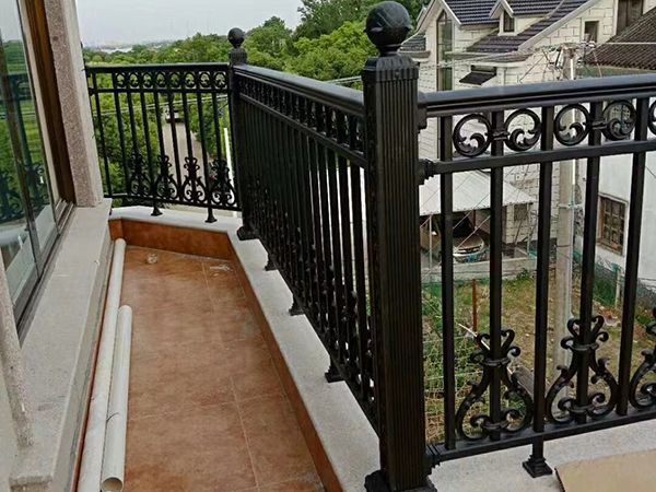 阳台护栏